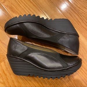 NEW Women’s Fly London Yani Shoes